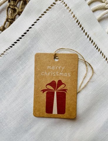 Weihnachtsanhänger aus Kraftpapier Motiv Geschenkpaket 50 Stück